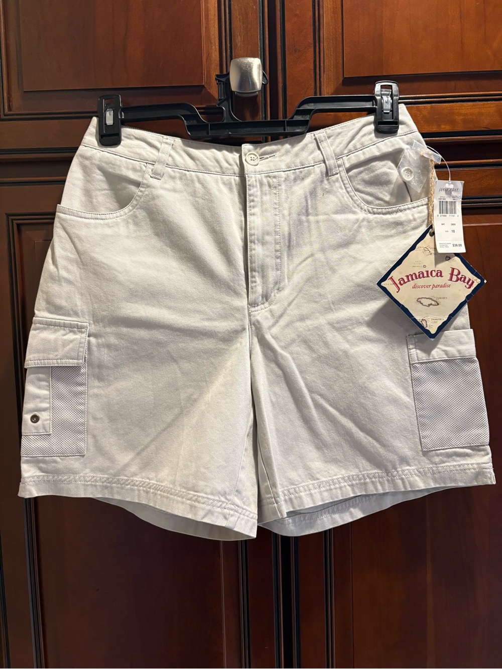 NWT Jamaica Bay Sand Color Cargo Shorts - 10
